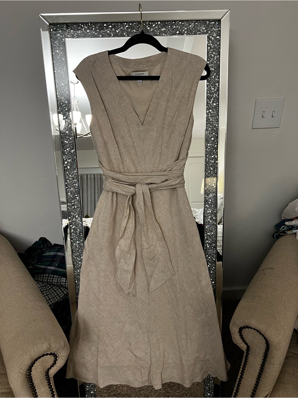 Banana Republic Sleeveless V-Neck Tie-Waist Maxi Dress Linen in Beige